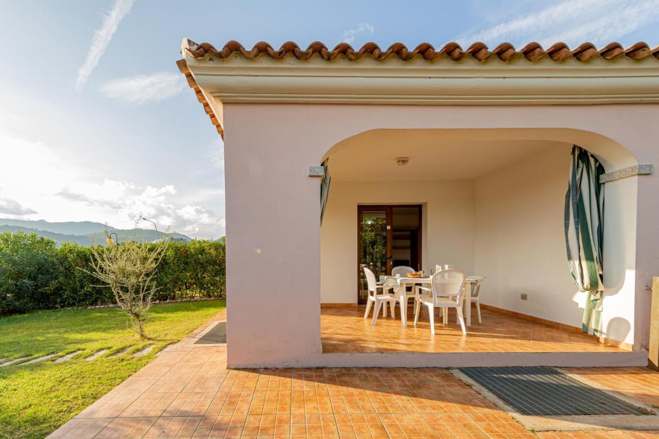 Appartamento Residenziale Trilocale 6 Posti Letto Via Sardegna San Teodoro San Teodoro  Buitenkant foto