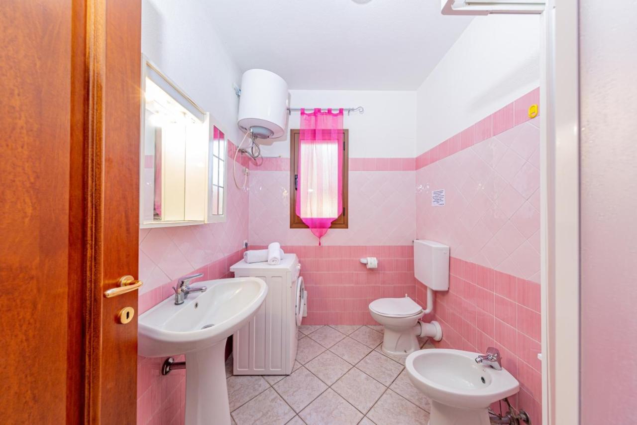 Appartamento Residenziale Trilocale 6 Posti Letto Via Sardegna San Teodoro San Teodoro  Buitenkant foto