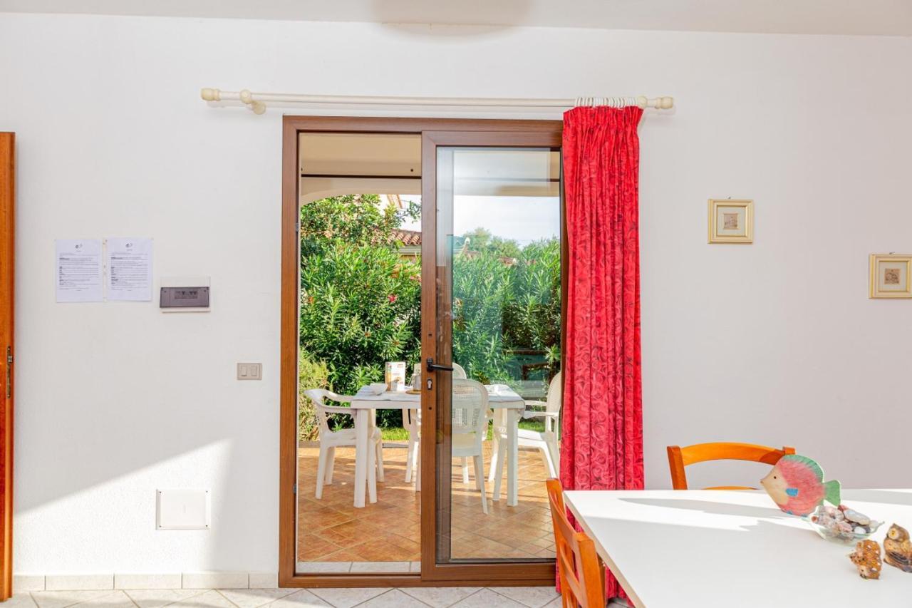 Appartamento Residenziale Trilocale 6 Posti Letto Via Sardegna San Teodoro San Teodoro  Buitenkant foto