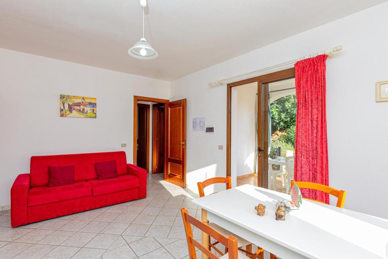 Appartamento Residenziale Trilocale 6 Posti Letto Via Sardegna San Teodoro San Teodoro  Buitenkant foto